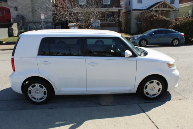 2009 Scion xB photo 4