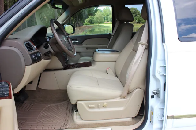 2010 Chevrolet Avalanche LTZ - Photo 9