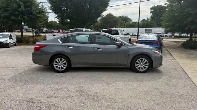 2017 Nissan Altima S - Photo 5