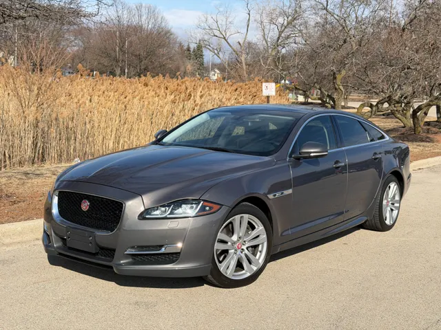 2016 Jaguar XJ XJ R-Sport AWD's photo