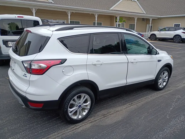 2017 Ford Escape SE photo 5