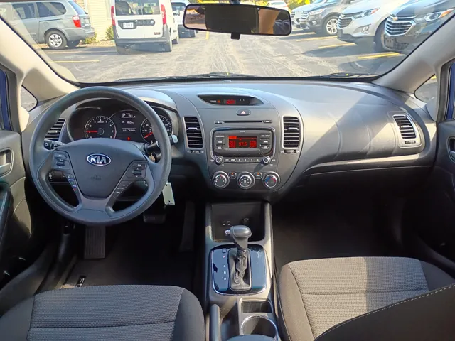 2017 Kia Forte LX Base photo 12