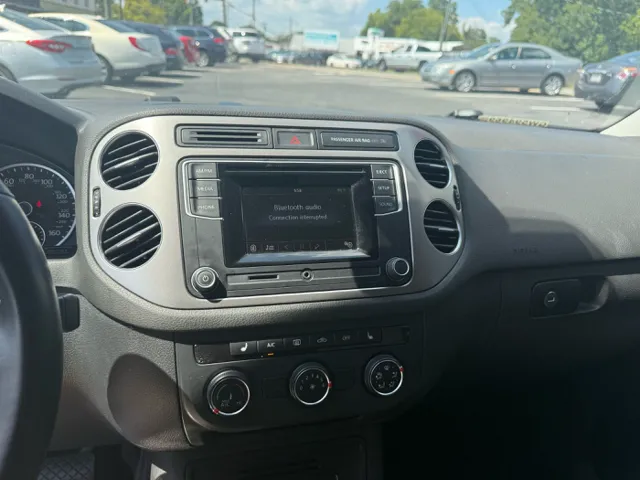 2016 Volkswagen Tiguan S - Photo 10