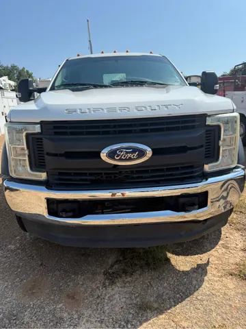 2017 Ford F-550 - Photo 11