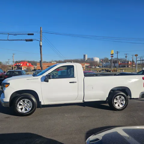 2023 Chevrolet Silverado 1500 photo 3
