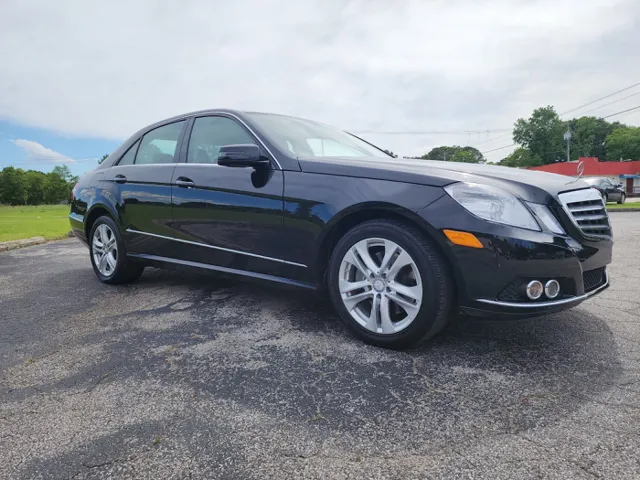 2011 Mercedes-Benz E-Class's photo