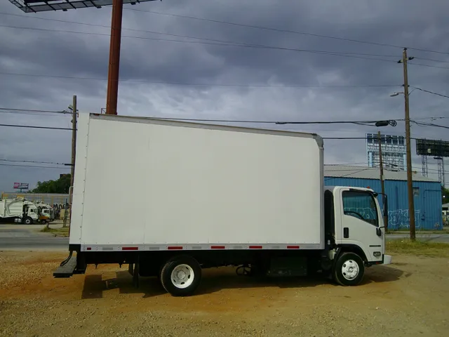 2017 Isuzu NPR HD - Photo 24