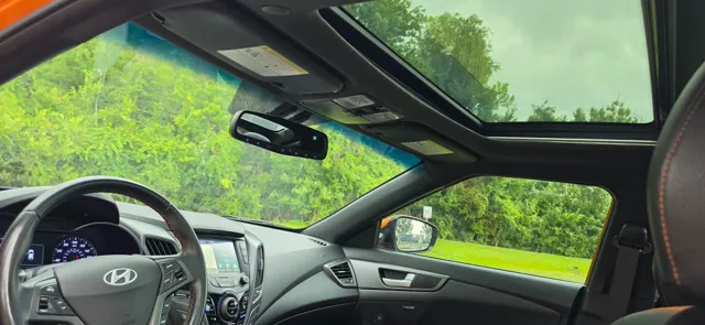 2016 Hyundai Veloster Base - Photo 16