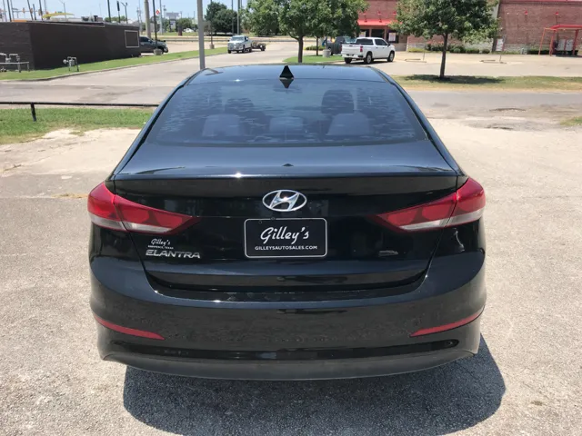2017 Hyundai Elantra SE - Photo 3