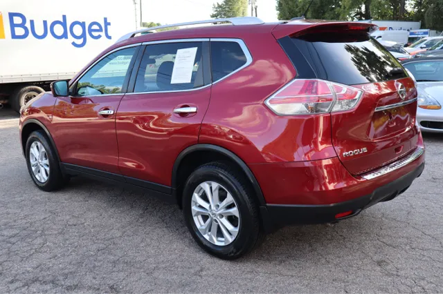 2016 Nissan Rogue SV AWD photo 2