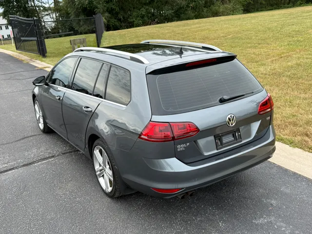2017 Volkswagen Golf SportWagen 10