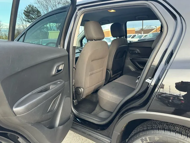 2020 Chevrolet Trax LS - Photo 13