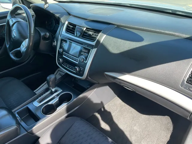 2017 Nissan Altima SV - Photo 13