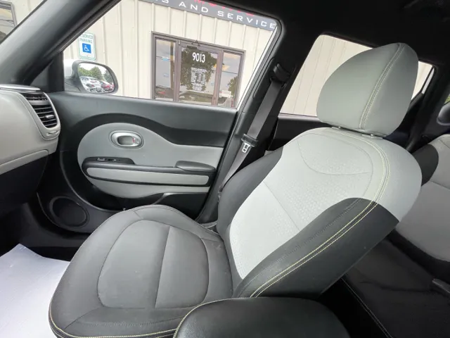 2016 Kia Soul Exclaim photo 21
