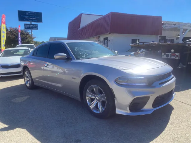 2016 Dodge Charger SXT's photo