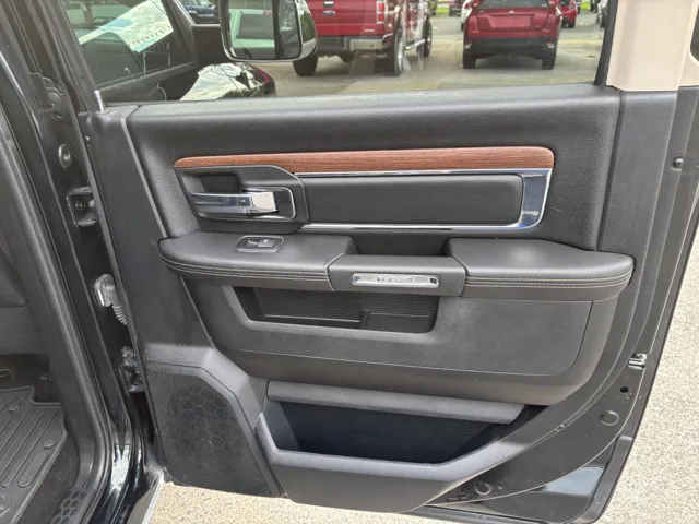 2017 Ram 1500 Laramie photo 26