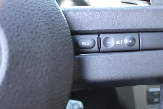 2010 Ford Mustang GT - Photo 20