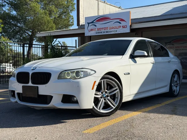 2012 BMW 5 Series 550i - Photo 5