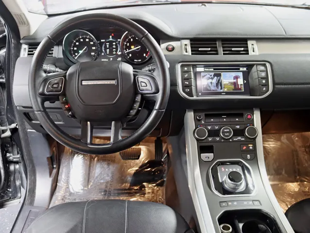 2016 Land Rover Range Rover Evoque SE photo 11