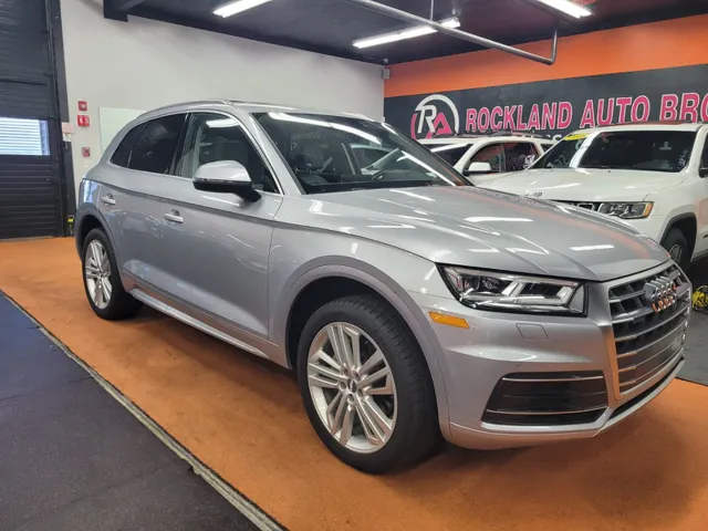 2018 Audi Q5 2.0T quattro S tronic Premium Plus's photo
