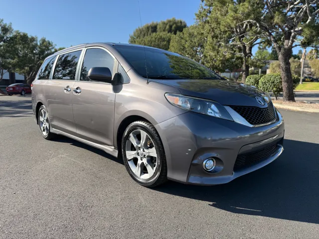 2013 Toyota Sienna SE - Photo 10