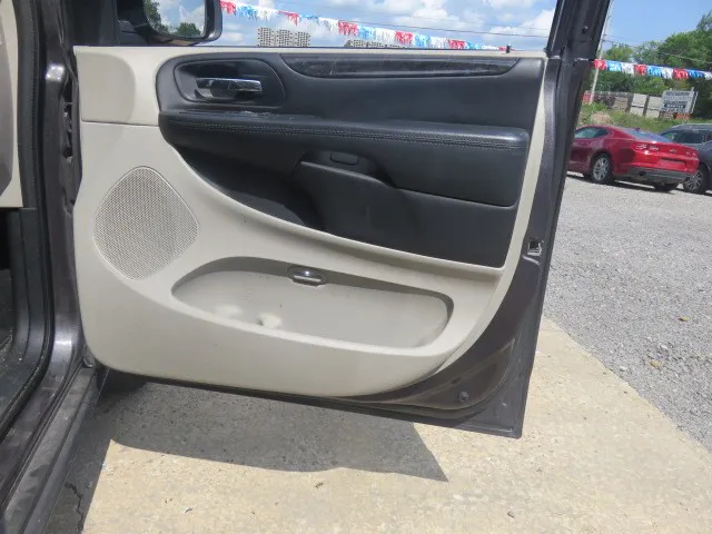 2016 Dodge Grand Caravan SE - Photo 19