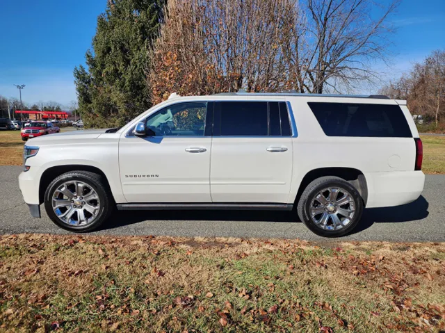 2017 Chevrolet Suburban Premier's photo