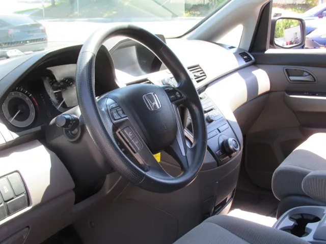 2013 Honda Odyssey LX - Photo 25