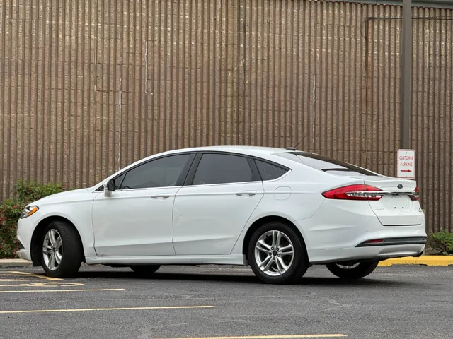 2018 Ford Fusion SE - Photo 14