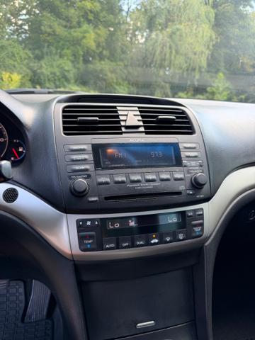 2005 Acura TSX 5-Speed AT