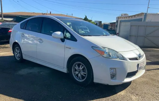 2010 Toyota Prius IV's photo