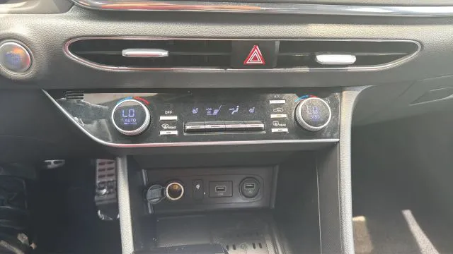 2021 Hyundai Sonata SEL Plus - Photo 12
