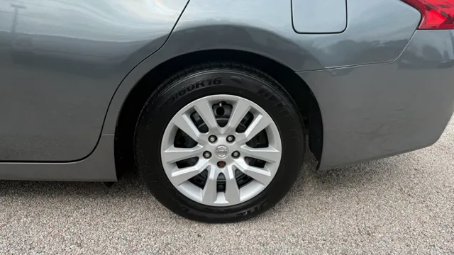 2017 Nissan Altima S - Photo 13