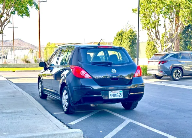2011 Nissan Versa SL - Photo 13