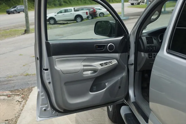 2011 Toyota Tacoma Base - Photo 12