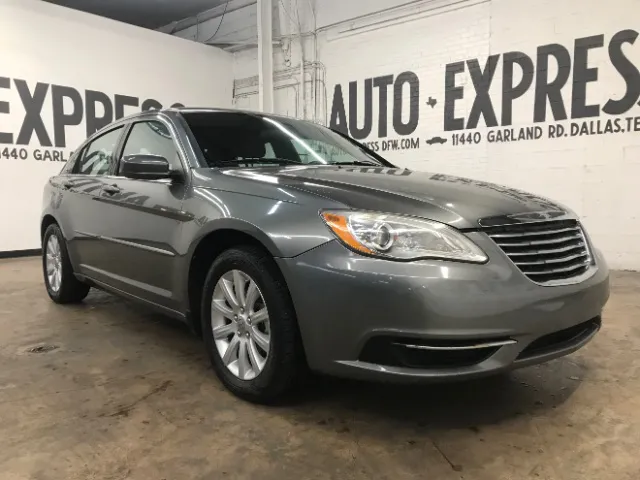 2013 Chrysler 200 Touring