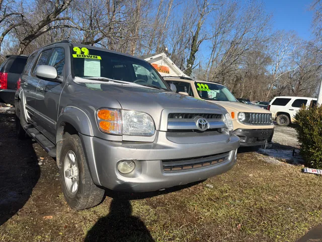 2006 Toyota Sequoia SR5's photo