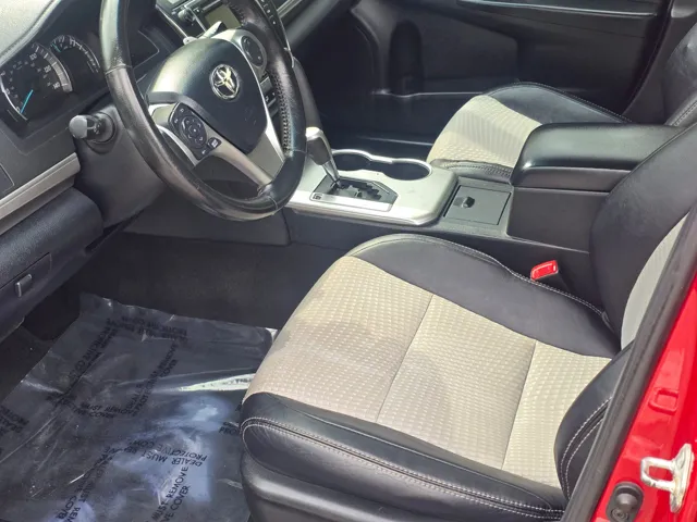 2013 Toyota Camry SE - Photo 5