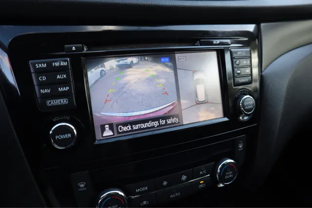 2016 Nissan Rogue SV AWD photo 18
