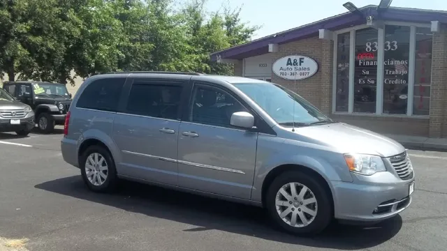 2013 Chrysler Town & Country Touring