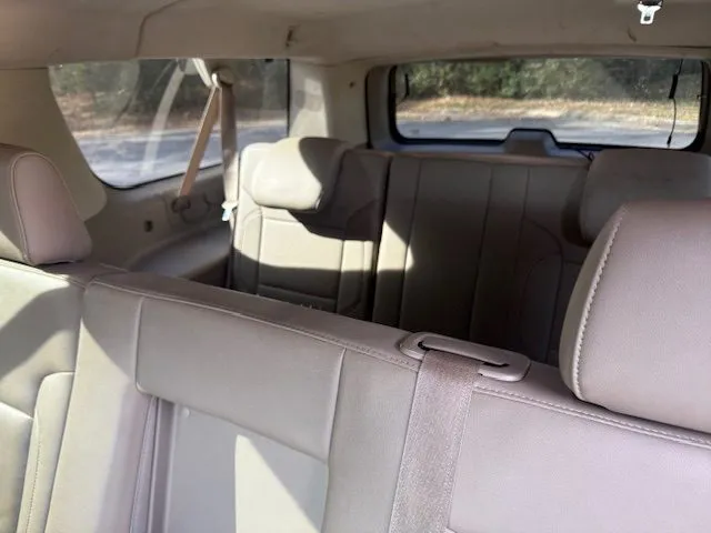 2015 Chevrolet Suburban LT - Photo 9
