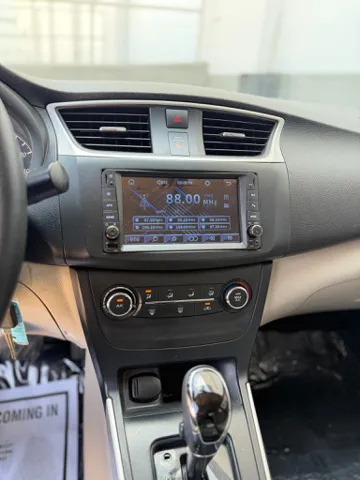 2017 Nissan Sentra S - Photo 14