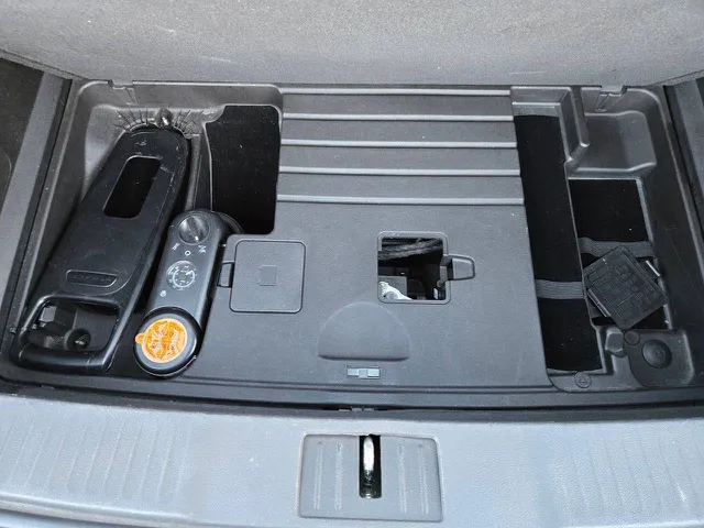 2011 Chevrolet Volt Base - Photo 43