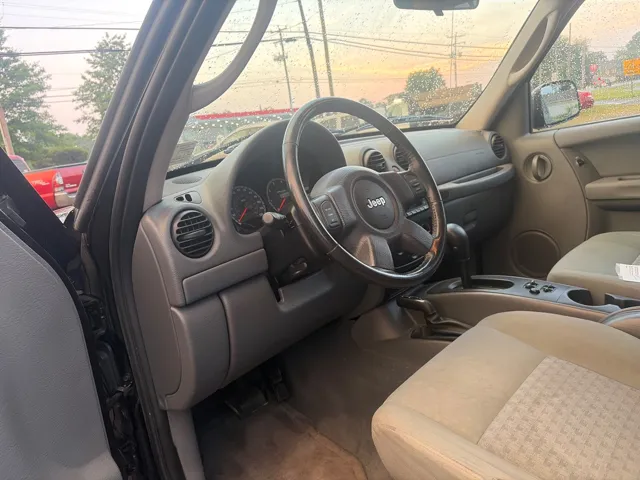 2005 Jeep Liberty Sport - Photo 7