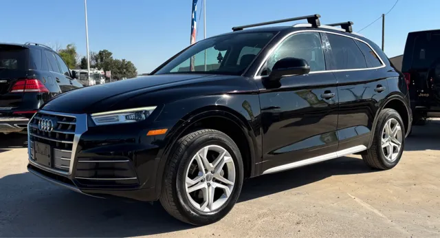 2019 Audi Q5 Premium's photo