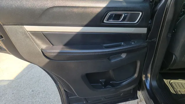2017 Ford Explorer XLT - Photo 16