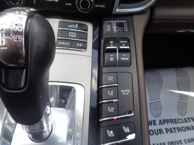 2015 Porsche Panamera S - Photo 96