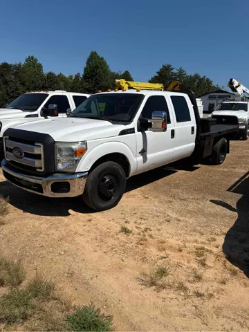 2011 Ford F-350 Super Duty Chassis Cab XL's photo