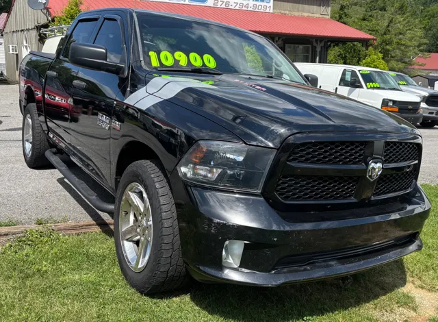 2014 RAM 1500 Express 4x4 Crew Cab's photo