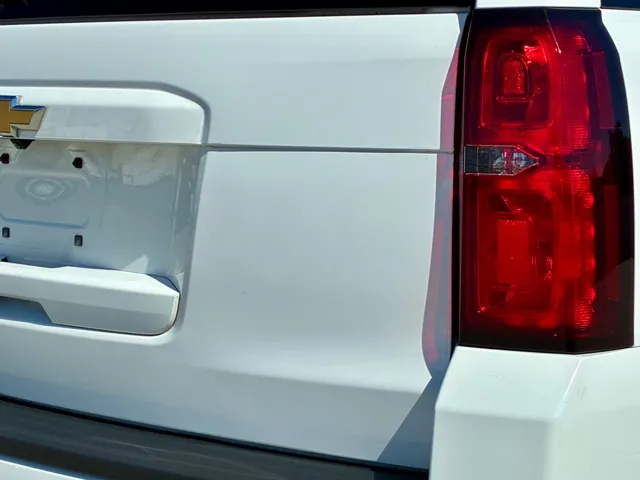2015 Chevrolet Suburban LT - Photo 11